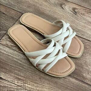 Universal Thread Strappy Sandal Woman Size 8